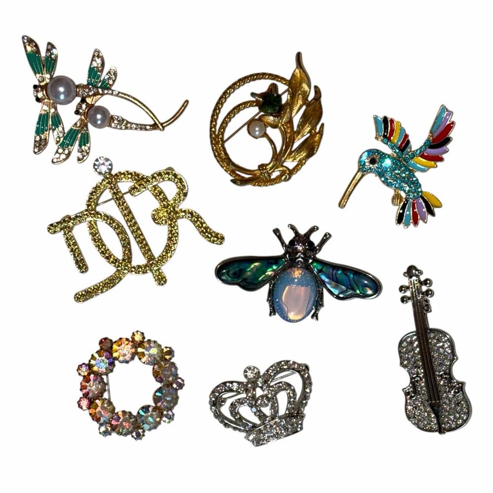 Designer Inspired Gold Tone Word Brooch Pin - Picture 5 of 10